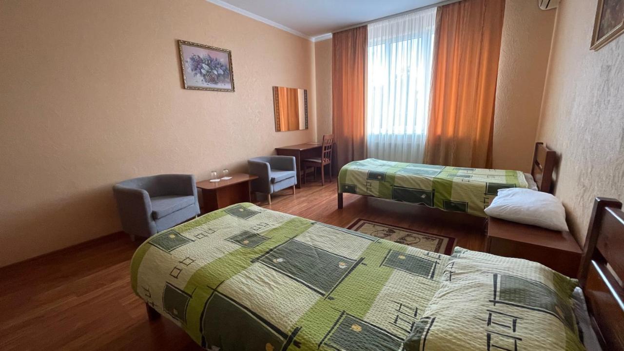 Yunist Ivano-Frankivsk Exterior foto