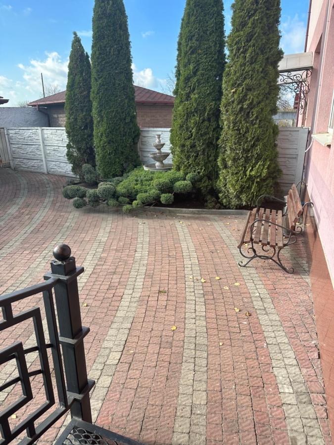 Yunist Ivano-Frankivsk Exterior foto