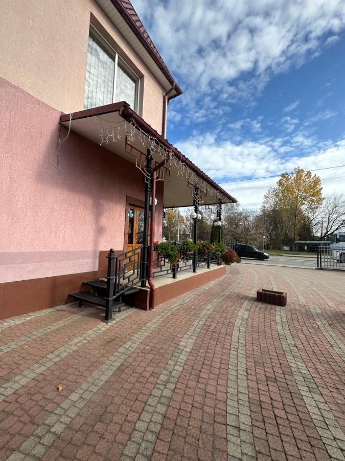 Yunist Ivano-Frankivsk Exterior foto